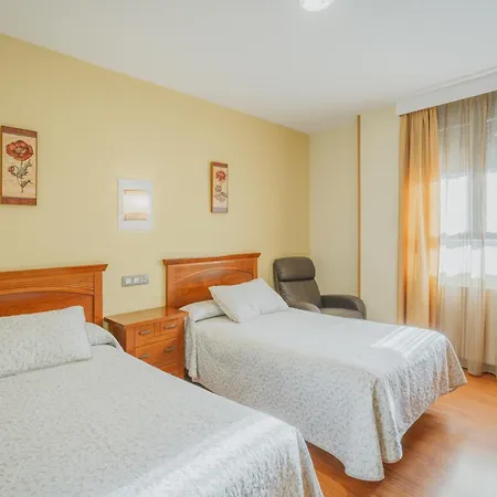 Reina Isabel מלון