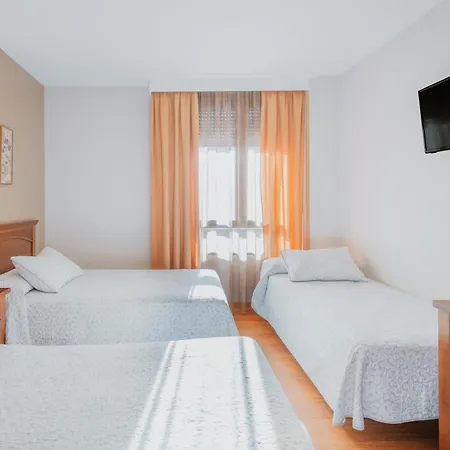 Reina Isabel 5* מדינה דל קמפו