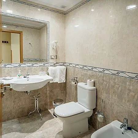 Hotel Reina Isabel