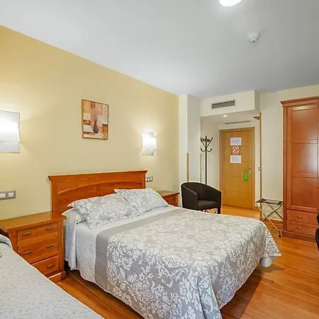 Reina Isabel Hotel