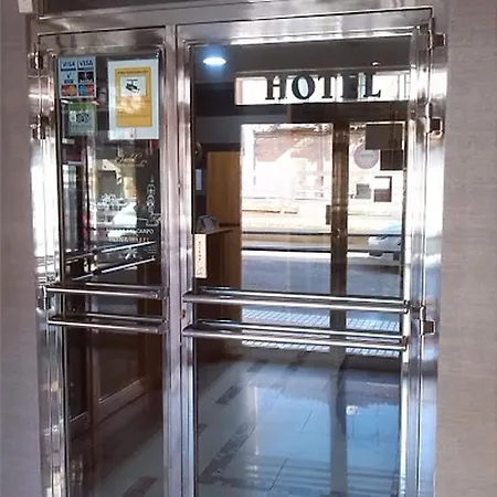 Reina Isabel Hotel 5*