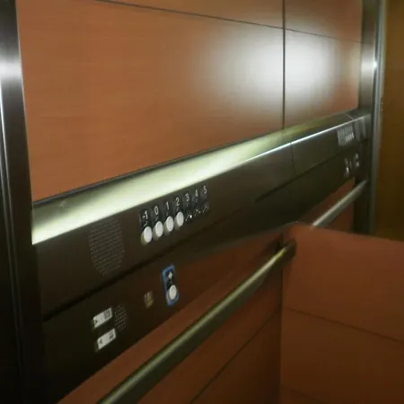 מלון Reina Isabel