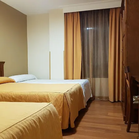 Reina Isabel מלון מדינה דל קמפו