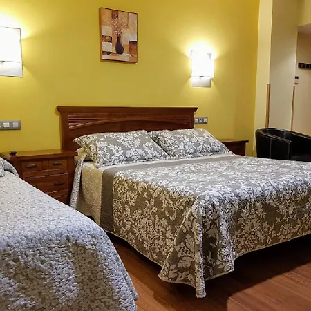 Reina Isabel Hotel 5*