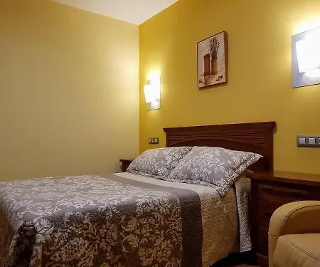 Hotel Reina Isabel