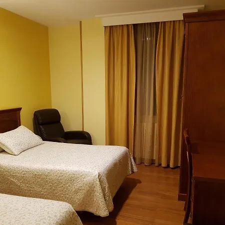 Reina Isabel מלון 5*