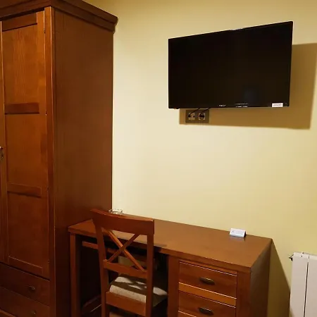 Reina Isabel מלון מדינה דל קמפו