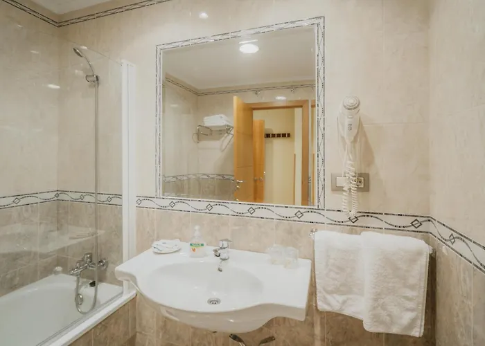 호텔 Reina Isabel 5*