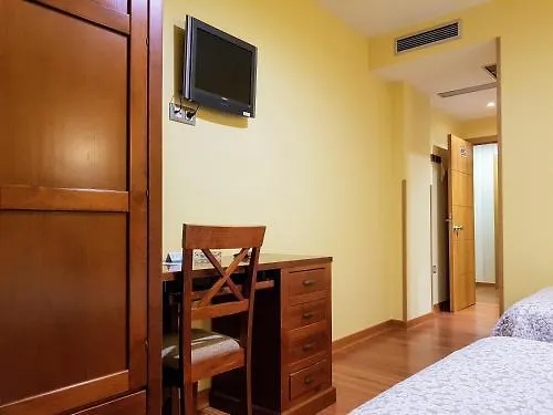 호텔 Reina Isabel 5*